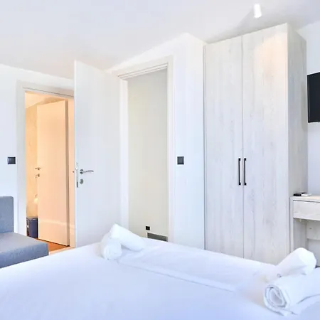 Luxury Ismini Villas *