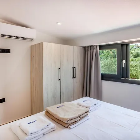 Luxury Ismini Villas *